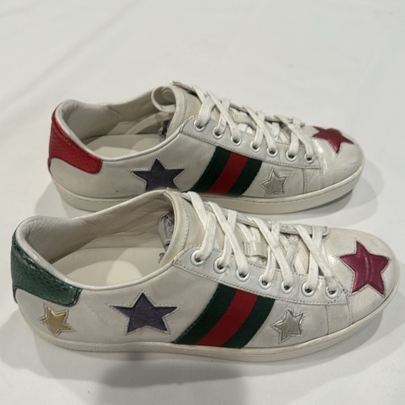 Authentic Gucci sneakers with stars design - Picture 4 of 15